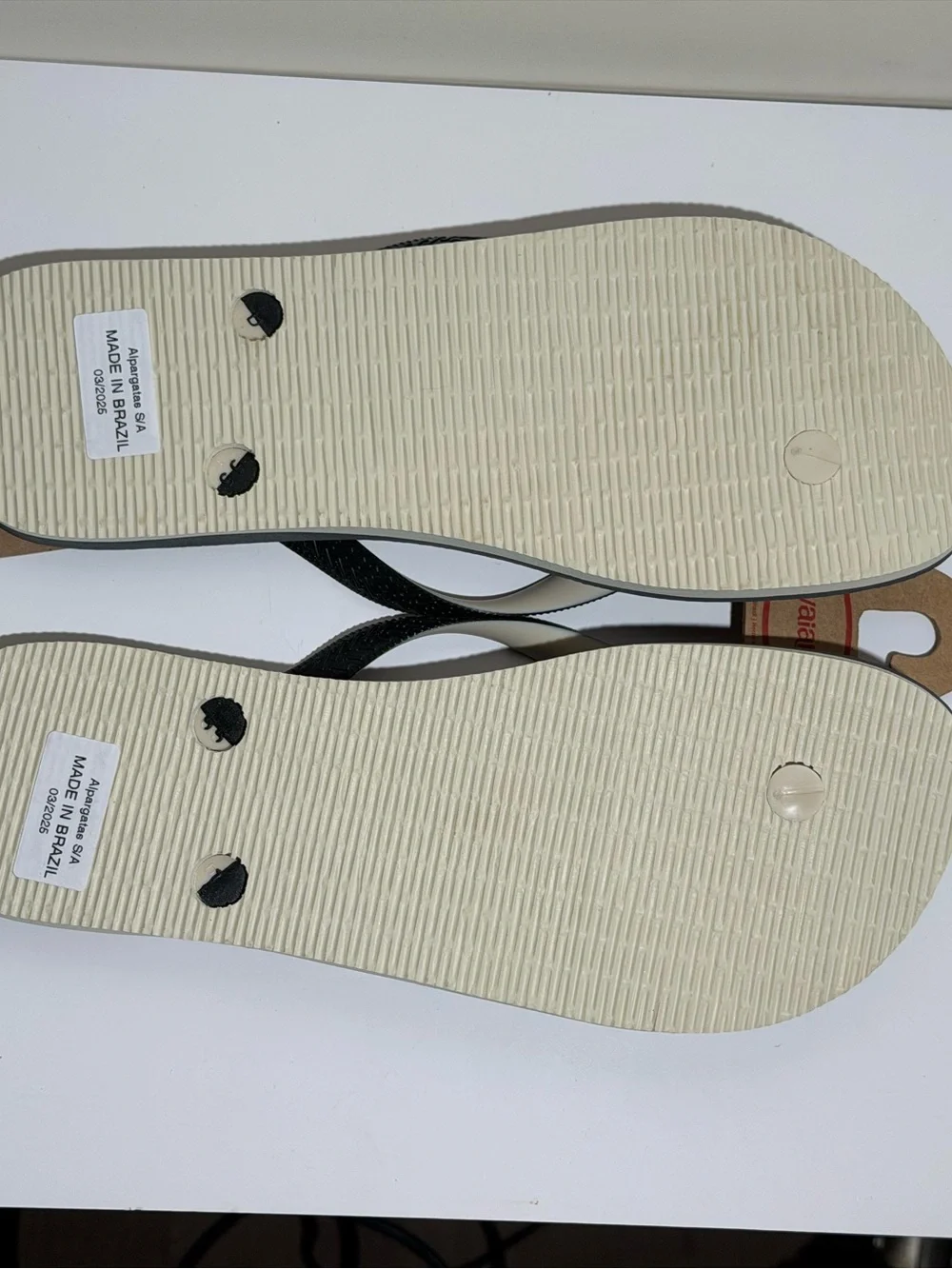 Havaianas Gray Flip Flops size 11/12W 9/10M